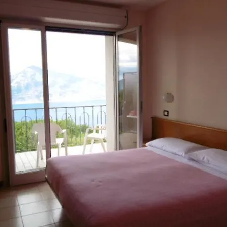 Hotell Miralago San Zeno di Montagna